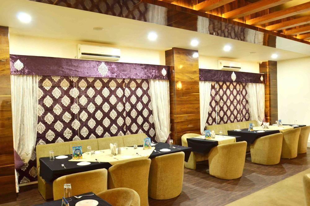 Capital O 1546 The Sensation Hotel Indore Exterior foto